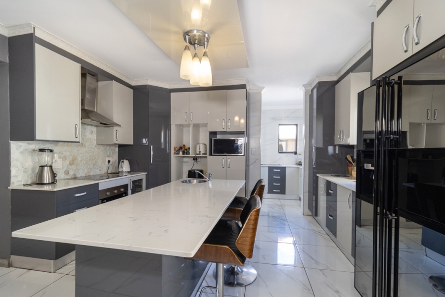 To Let 5 Bedroom Property for Rent in Port D